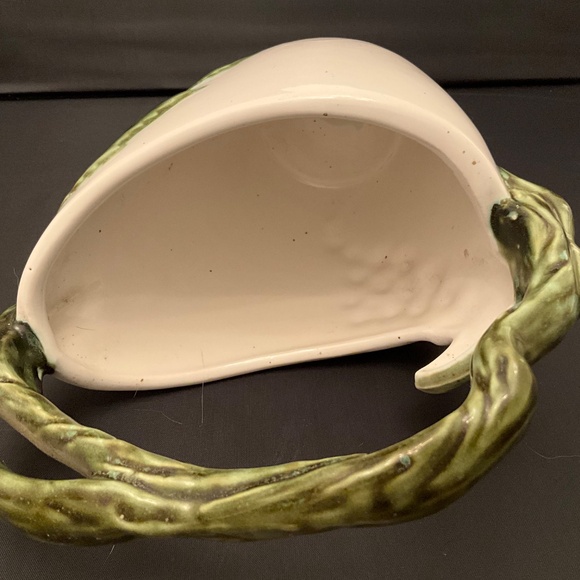 Hull Tuscany Tokay Planter or Basket With Twisted Grape Vine Handle - Picture 3 of 5